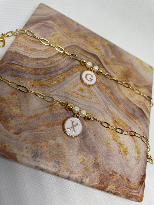 Letter pearl bracelets, Pearl Bracelets, Dainty jewelry, Gifts for her, Bridesmaids jewelry, Wedding jewelry, Handmade Jewelry, Mother’s Day