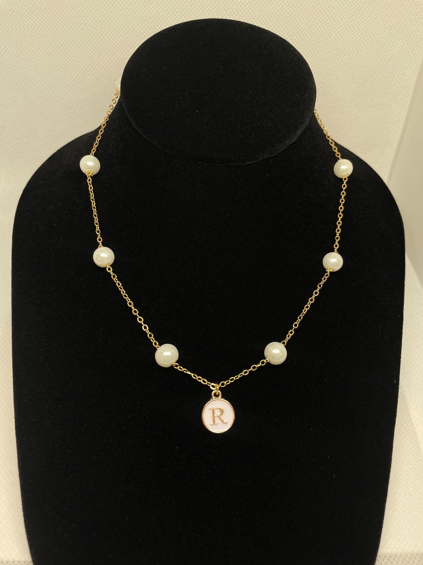 Letter pearl necklace, Pearl Necklace, Dainty jewelry, Gifts for her, Bridesmaids jewelry, Wedding jewelry, Handmade Jewelry, Mother’s Day