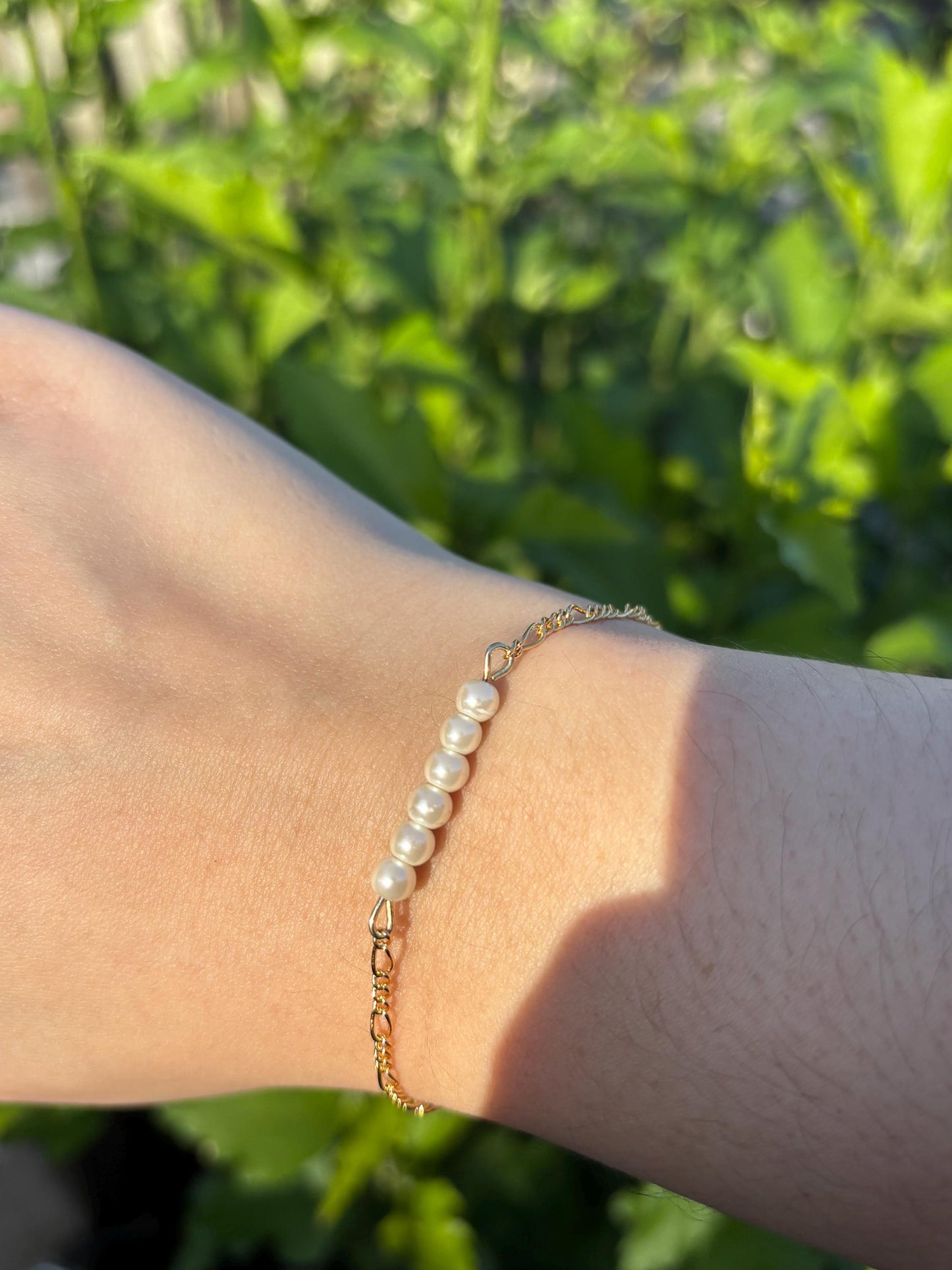 Dainty pearl bracelets, Pearl Bracelets, Dainty jewelry, Gifts for her, Bridesmaids jewelry, Wedding jewelry, Handmade Jewelry, Mothers day